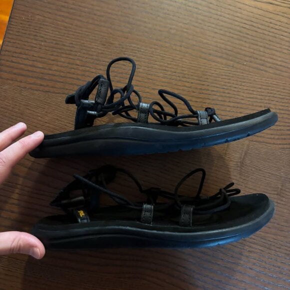 Teva Women's Voya Infinity Sandal, Black, US9 - Picture 2 of 5